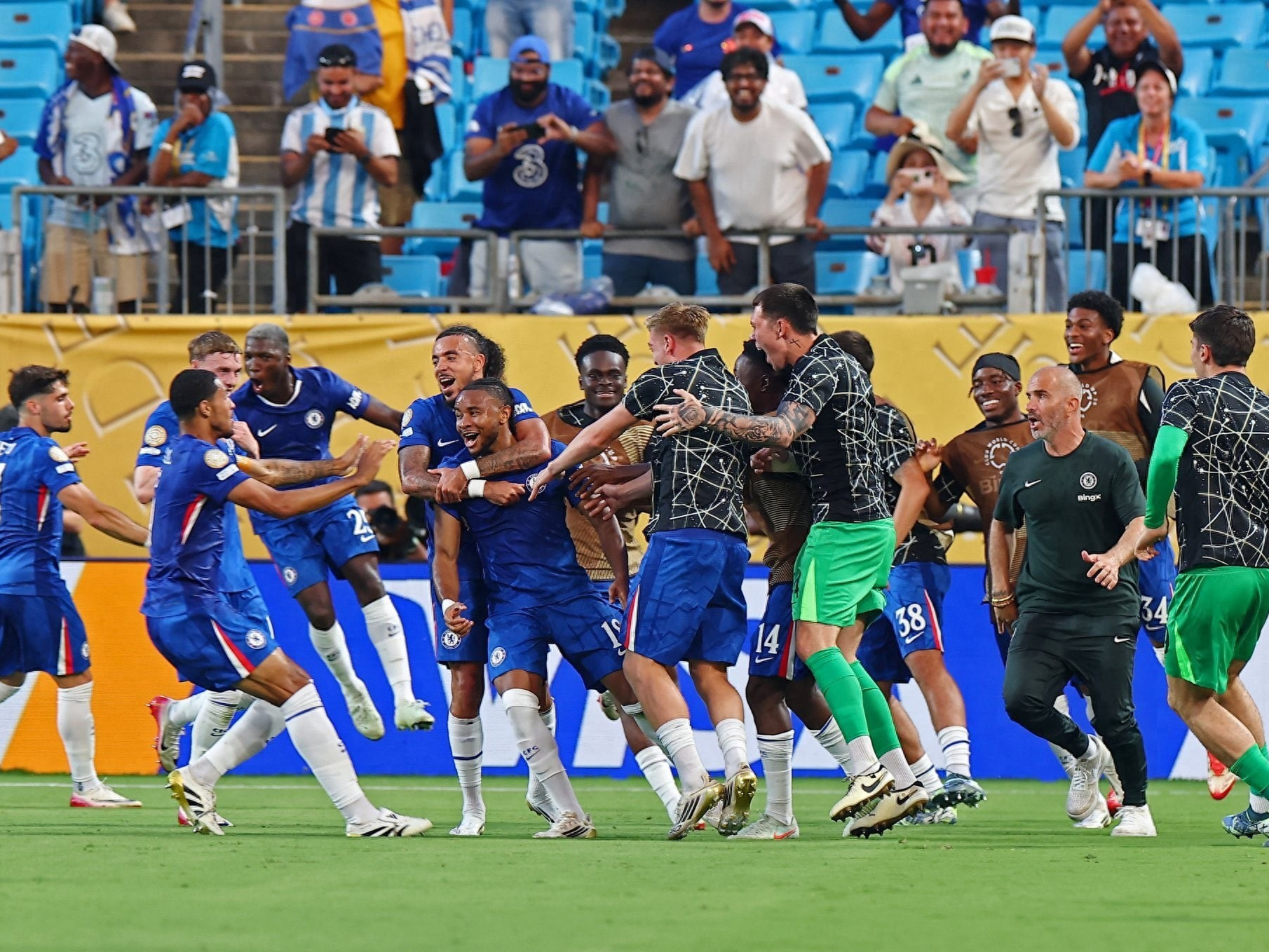 西汉姆迎葡超关键赛,赛前手感冰凉,引发热议,细节决定成败的简单介绍 西汉姆迎葡超关键赛,赛前手感冰凉,引发热议,细节决定成败的简单介绍