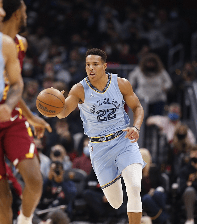 包含西汉姆伤情更新备战社区盾孟菲斯灰熊队长鼓劲，现场解说直呼：Ning在公牛比赛中晋级的词条